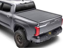 Retrax Pro Manual Retractable Tonneau Cover W/O T-slot  2022-2025 Tundra