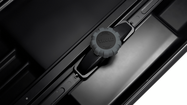 Thule Motion XT XXL roof box black glossy - 629906 — Rackstarz Thule Motion XT XXL roof box black glossy - 629906 — Rackstarz